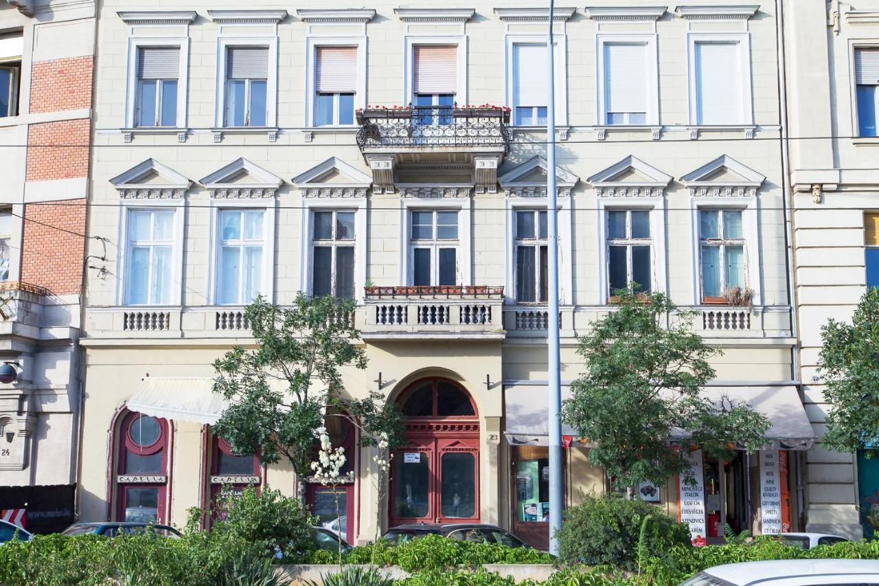 Pelicanstay At Riverside Danube Budapest Exterior photo
